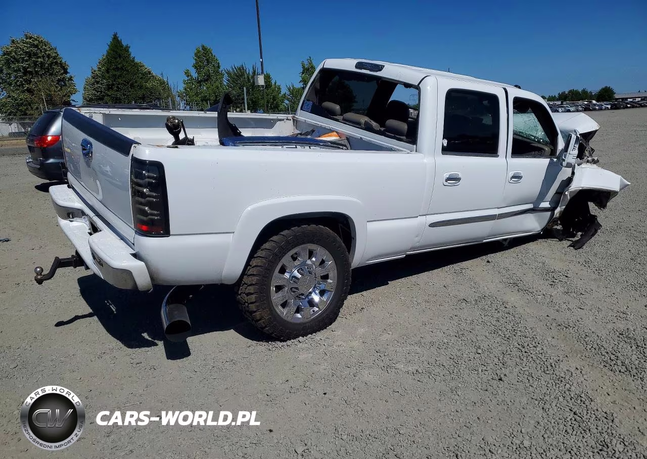 2005 GMC Sierra K2500 Heavy Duty VIN:1GTHK23215F876084 - 3