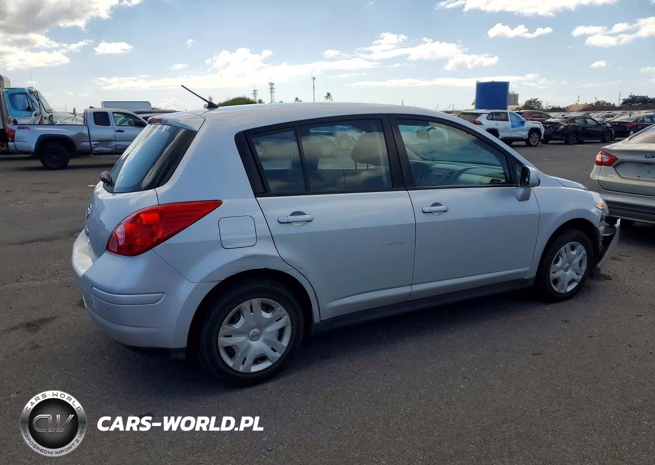 2010 Nissan Versa S VIN:3N1BC1CP2AL420221 - 3