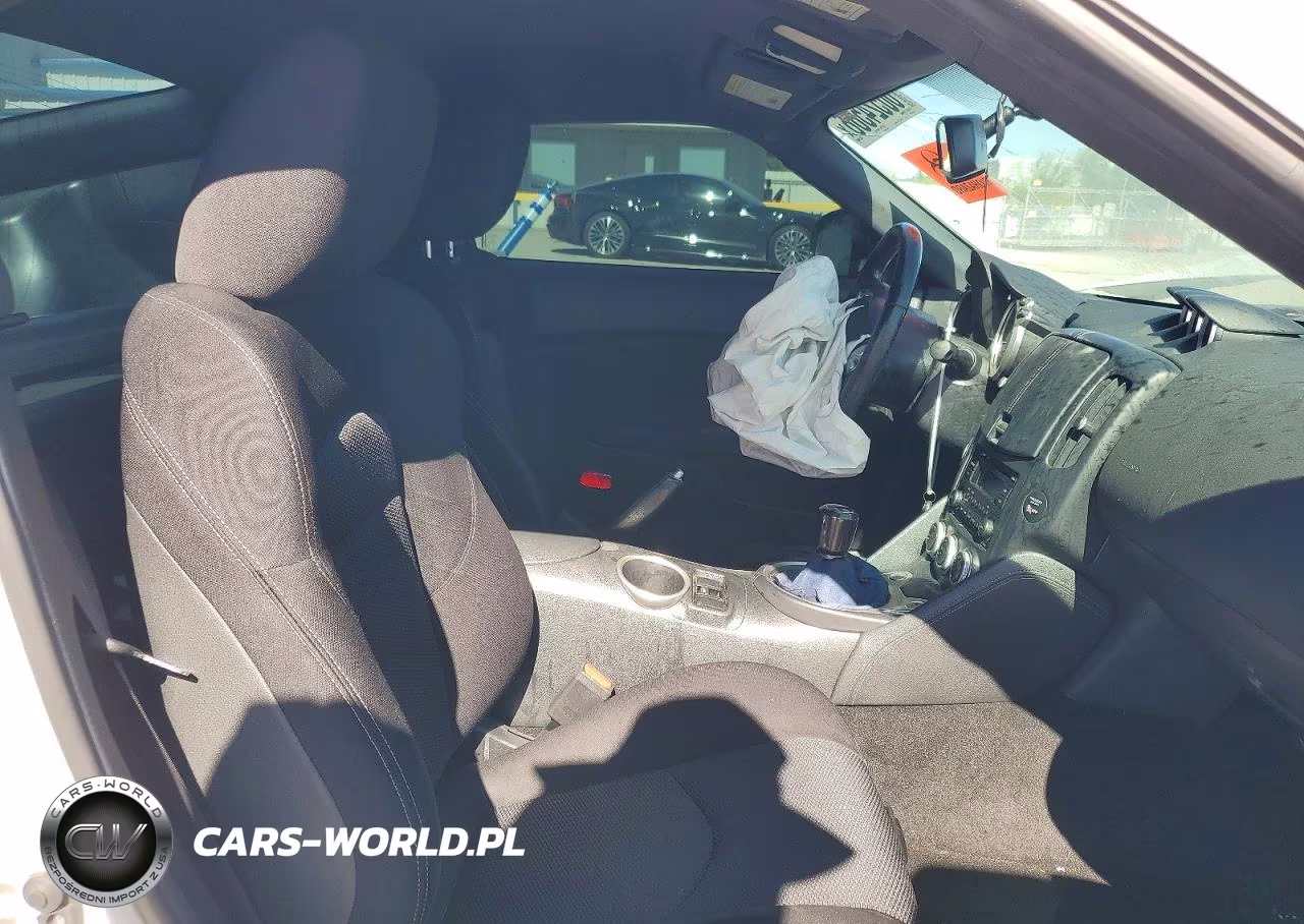 2019 Nissan 370Z Base VIN:JN1AZ4EH9KM422492 - 10