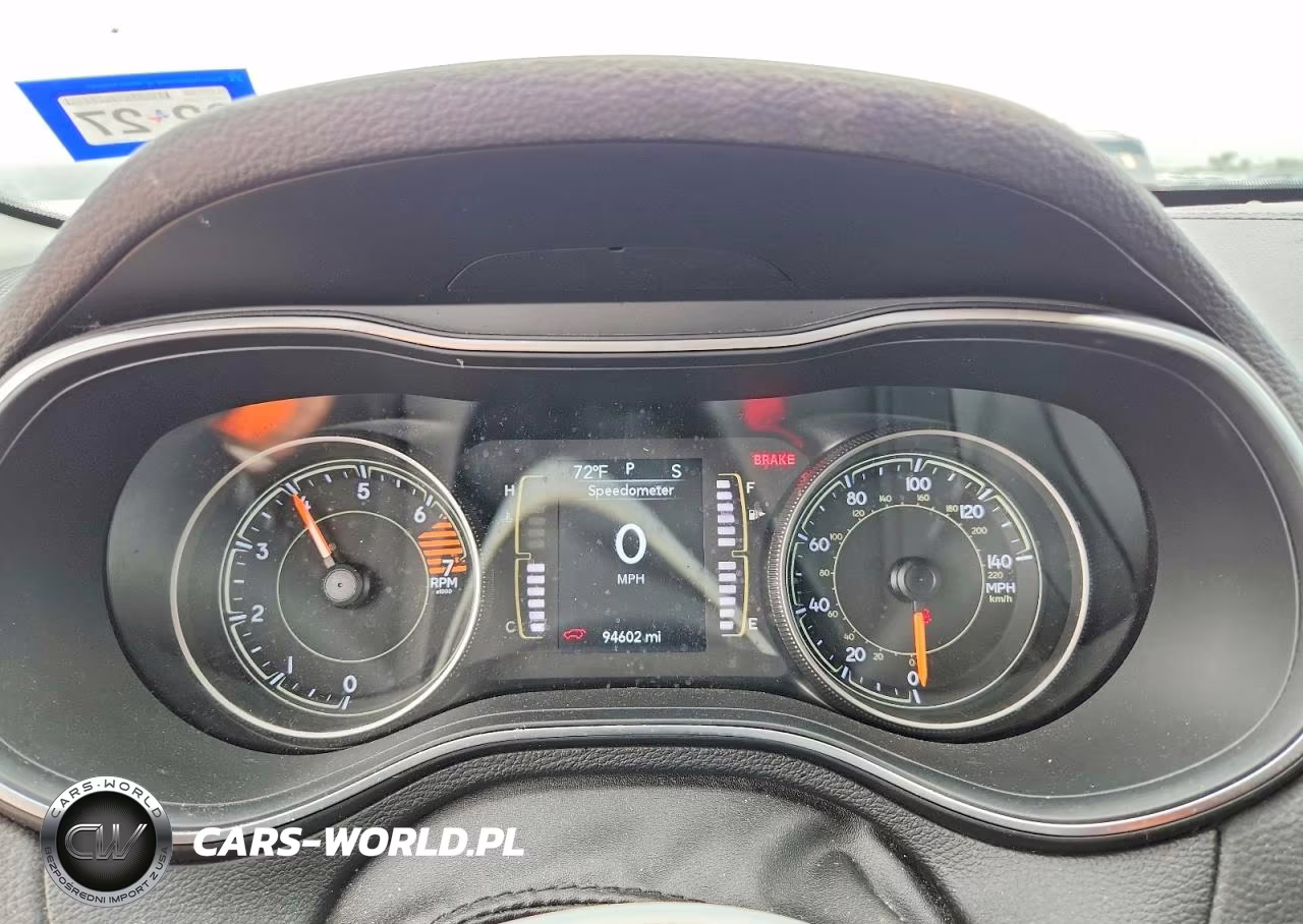 2020 Jeep Cherokee Latitude Plus VIN:1C4PJLLB6LD585674 - 9