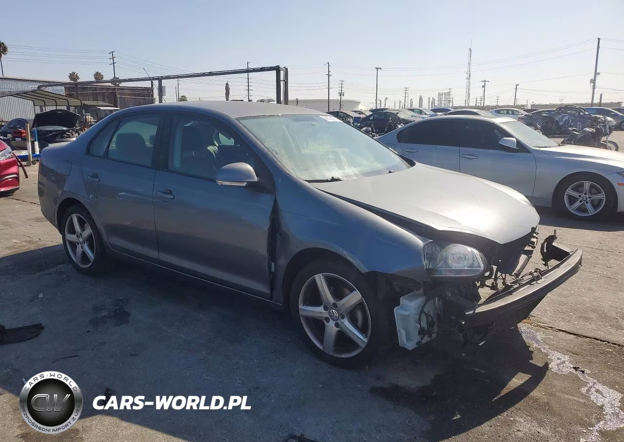 2010 Volkswagen Jetta Limited VIN:3VWAZ7AJ1AM104437 - 4