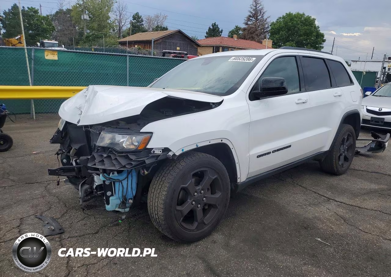 2018 Jeep Grand Cherokee Laredo VIN:1C4RJFAGXJC501884 - 1