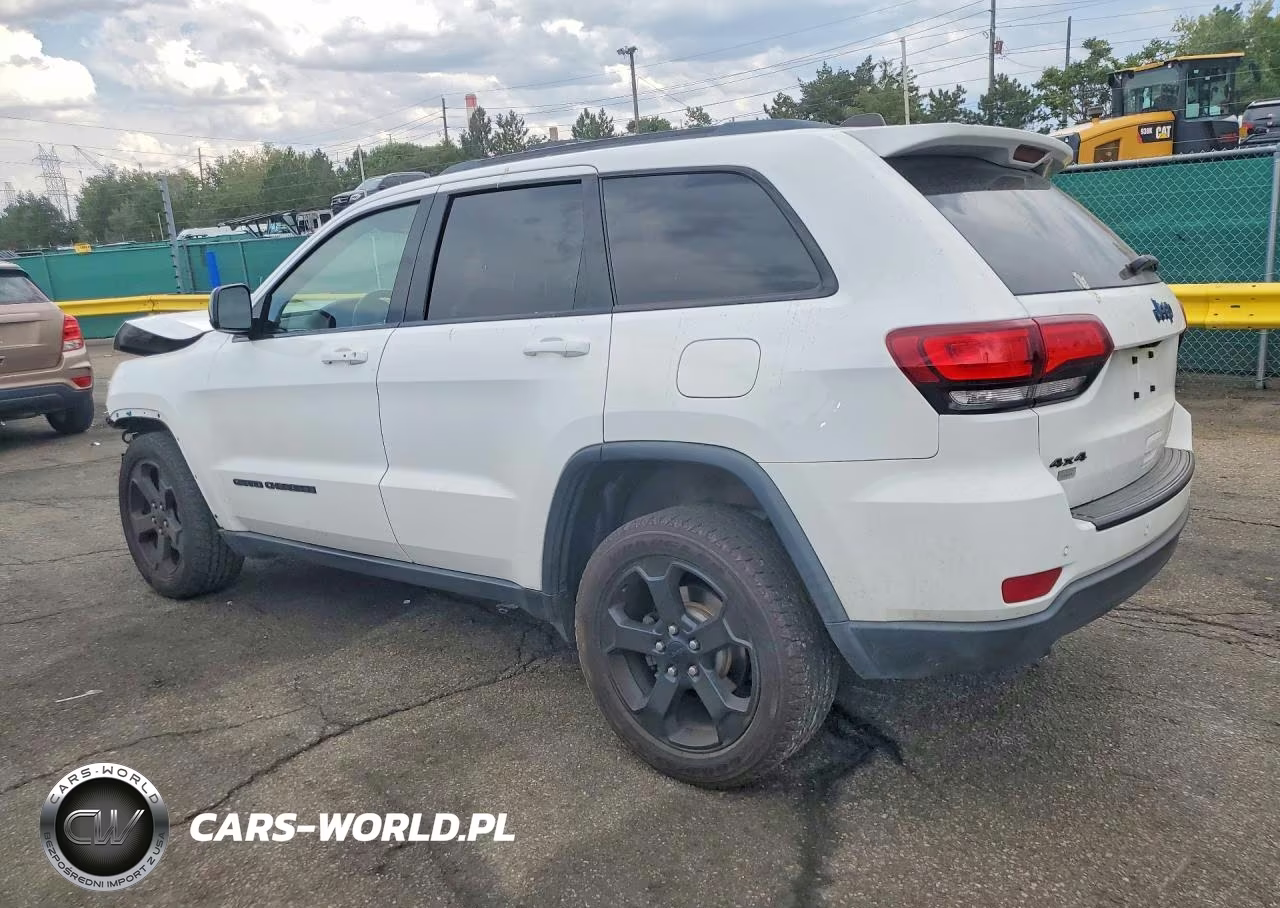 2018 Jeep Grand Cherokee Laredo VIN:1C4RJFAGXJC501884 - 2