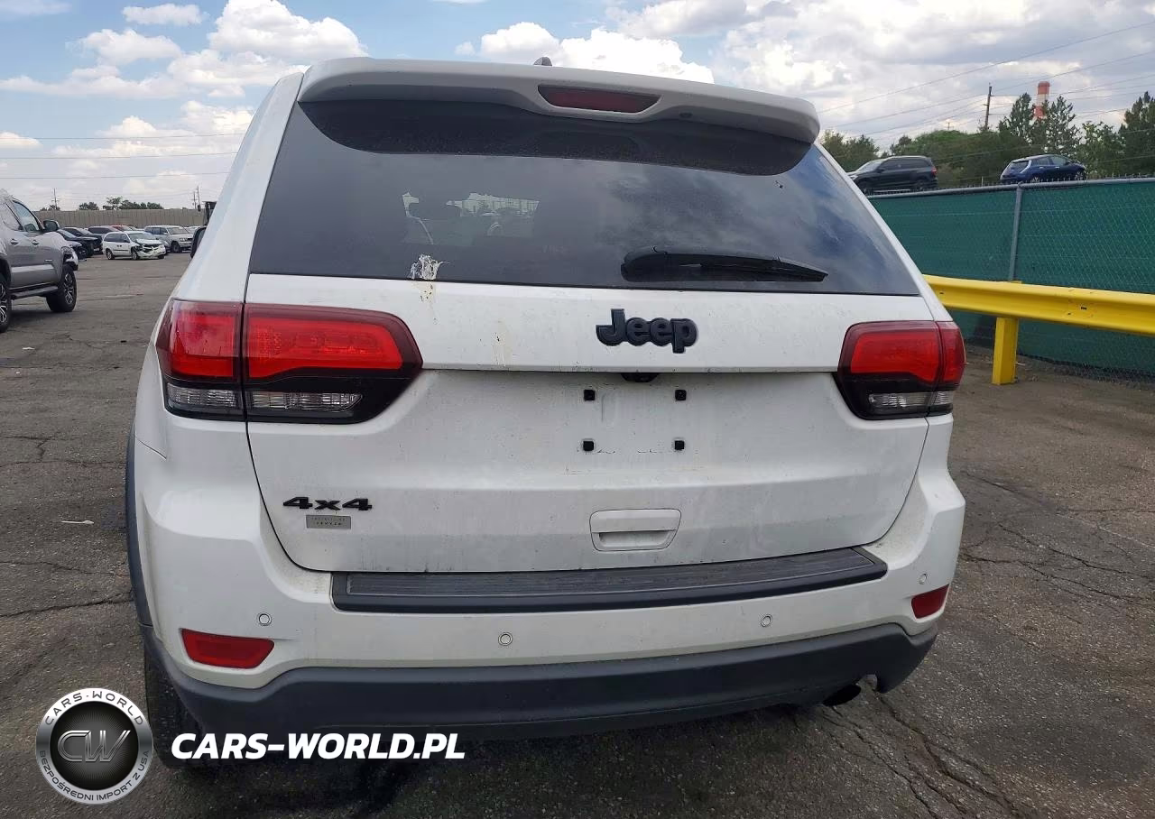 2018 Jeep Grand Cherokee Laredo VIN:1C4RJFAGXJC501884 - 6