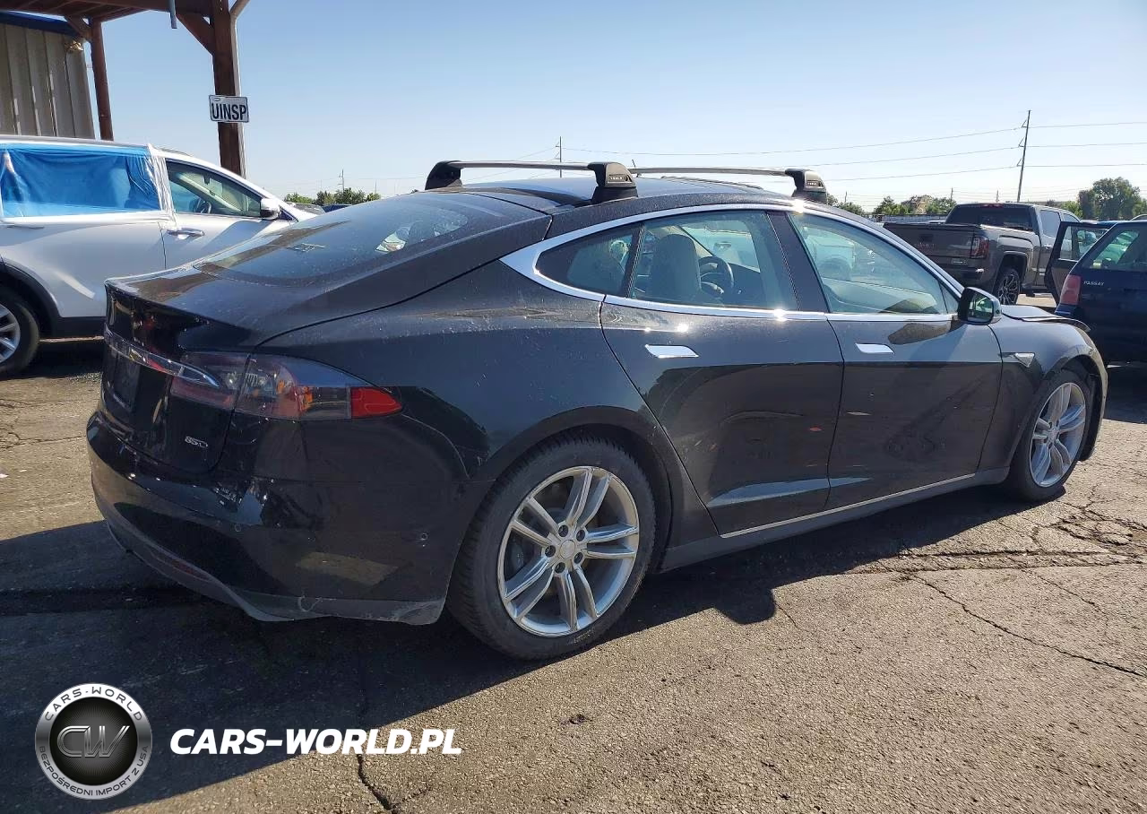 2015 Tesla Model S VIN:5YJSA1E25FF112714 - 3