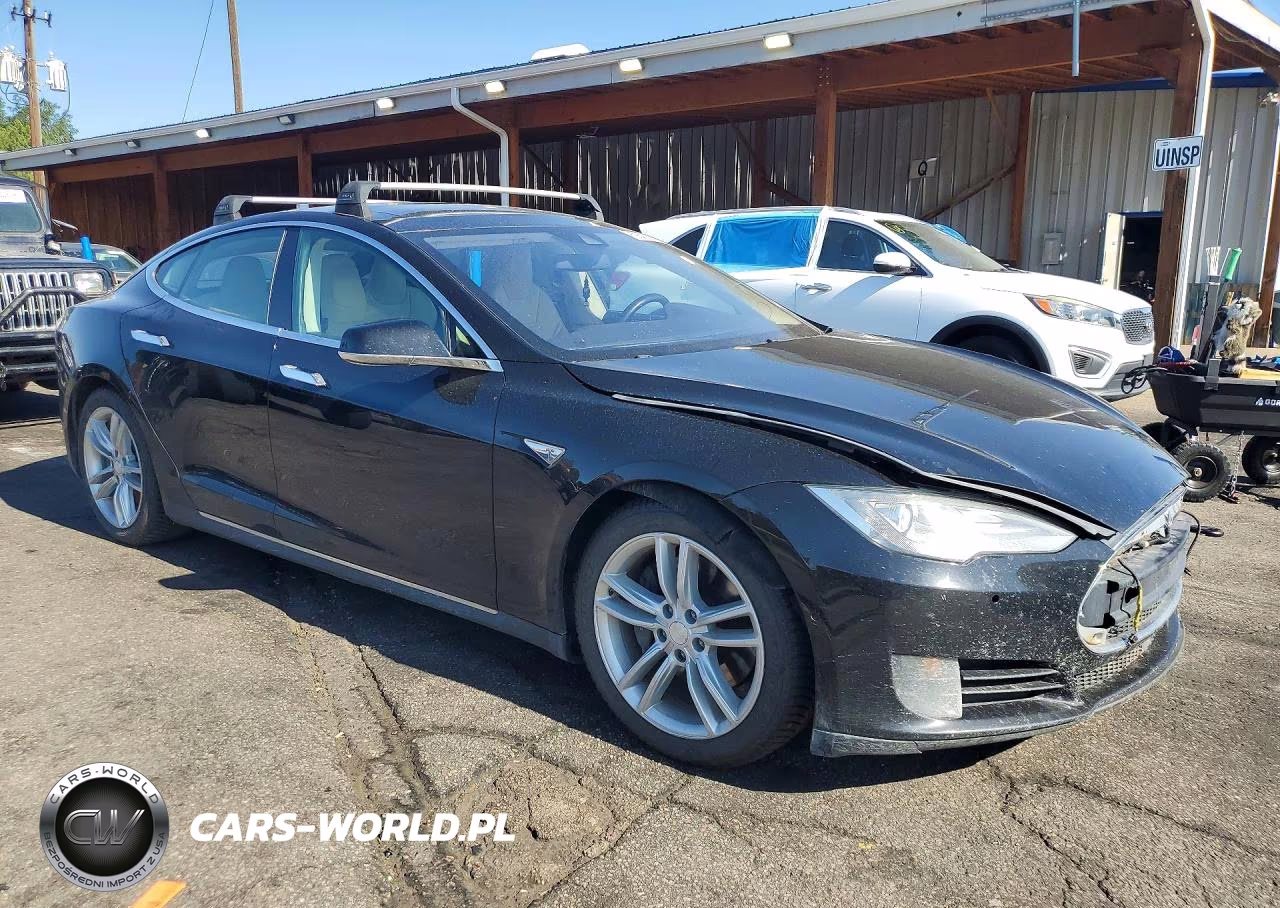 2015 Tesla Model S VIN:5YJSA1E25FF112714 - 4