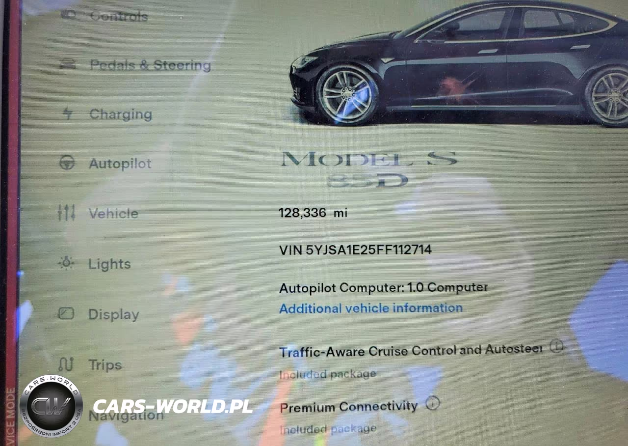 2015 Tesla Model S VIN:5YJSA1E25FF112714 - 9