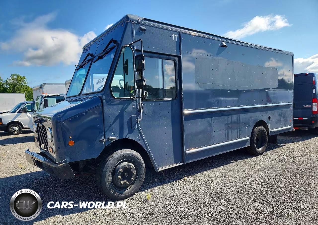 2020 Freightliner Chassis M Line Walk-In Van