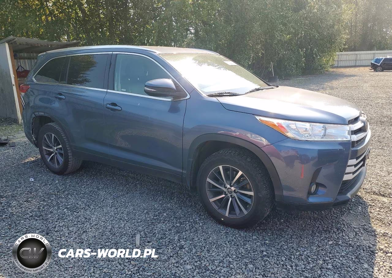 2019 Toyota Highlander Xle VIN:5TDJZRFH4KS954939 - 4