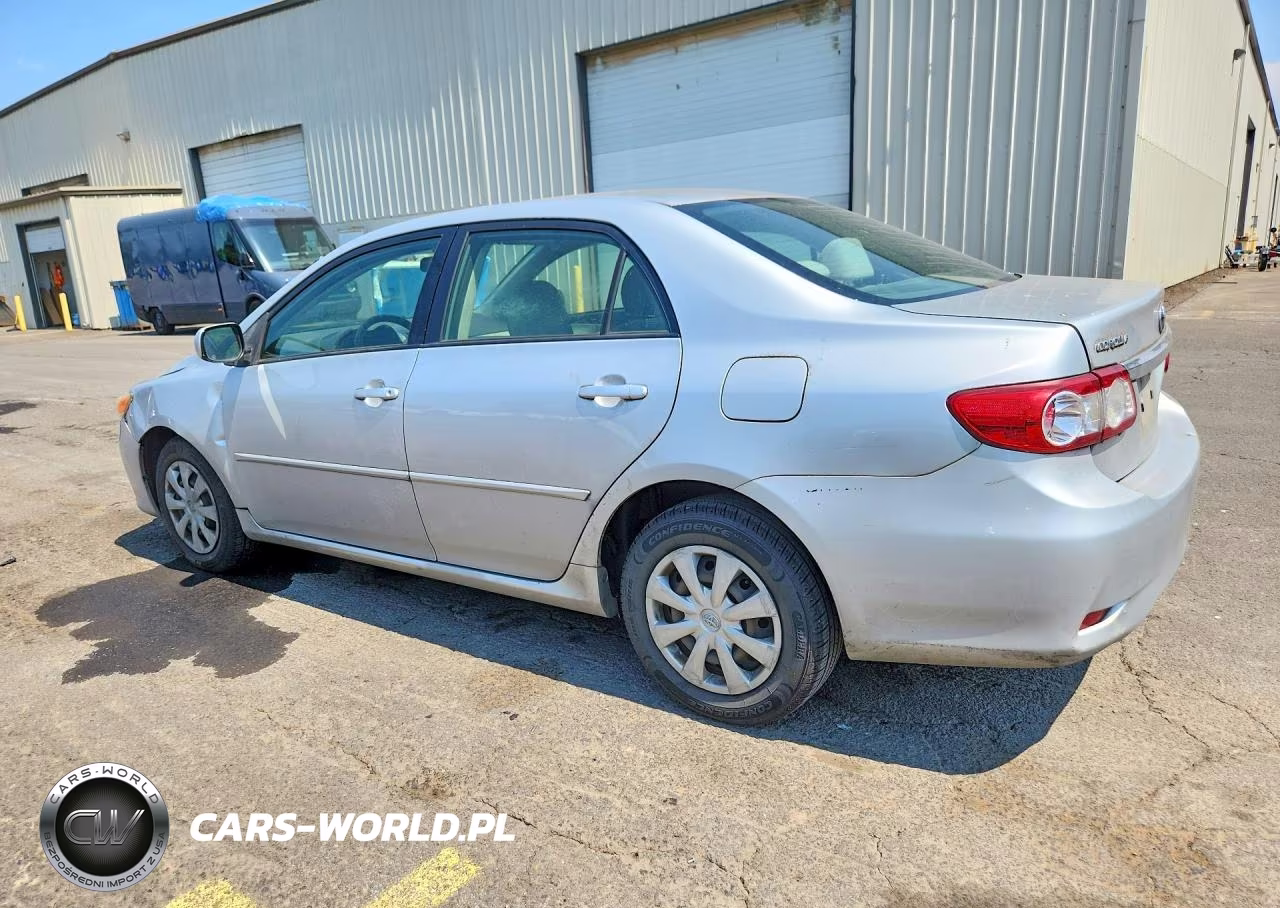 2011 Toyota Corolla Le VIN:JTDBU4EE7B9165843 - 2