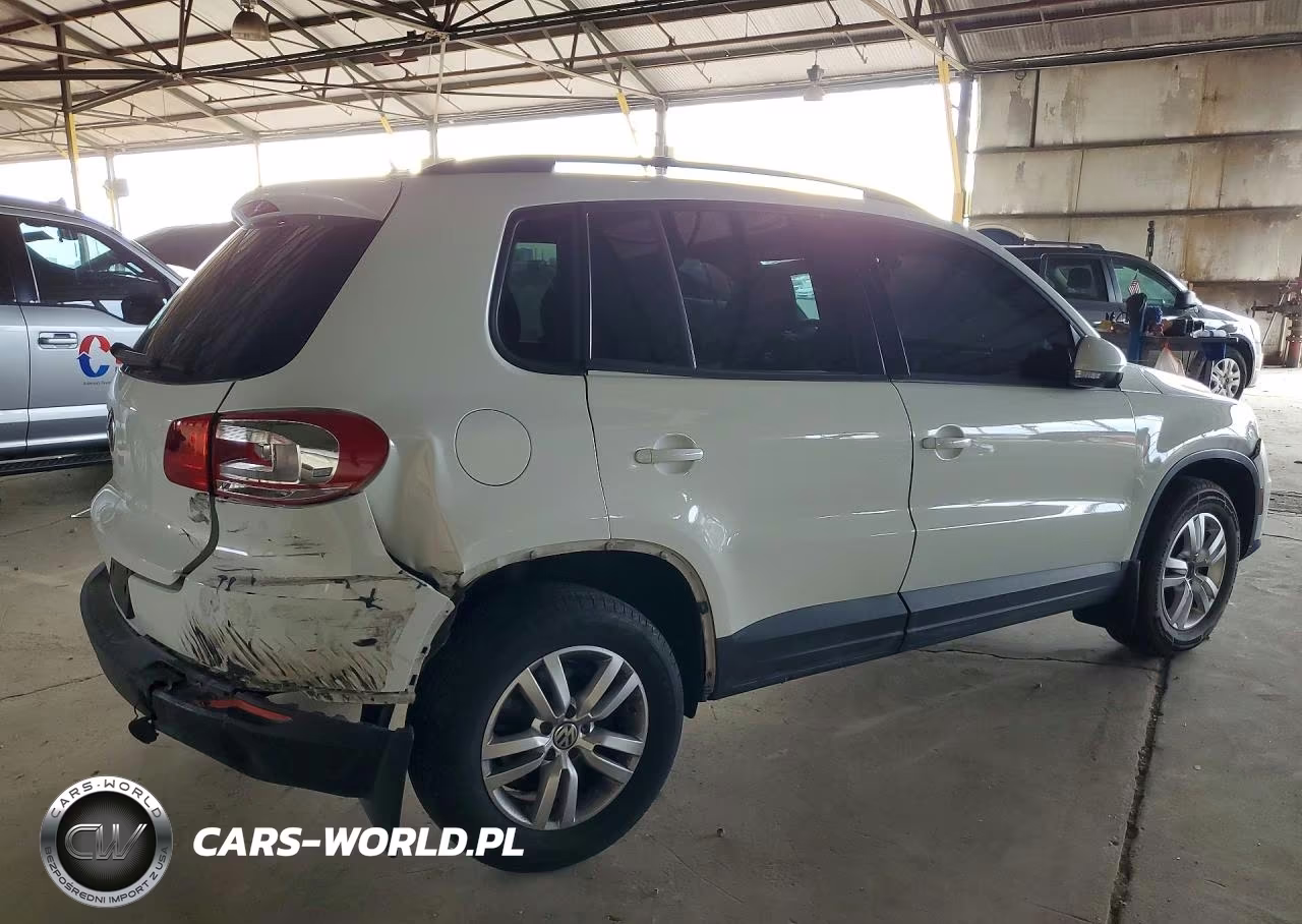 2016 Volkswagen Tiguan S VIN:WVGAV7AX9GW580717 - 3