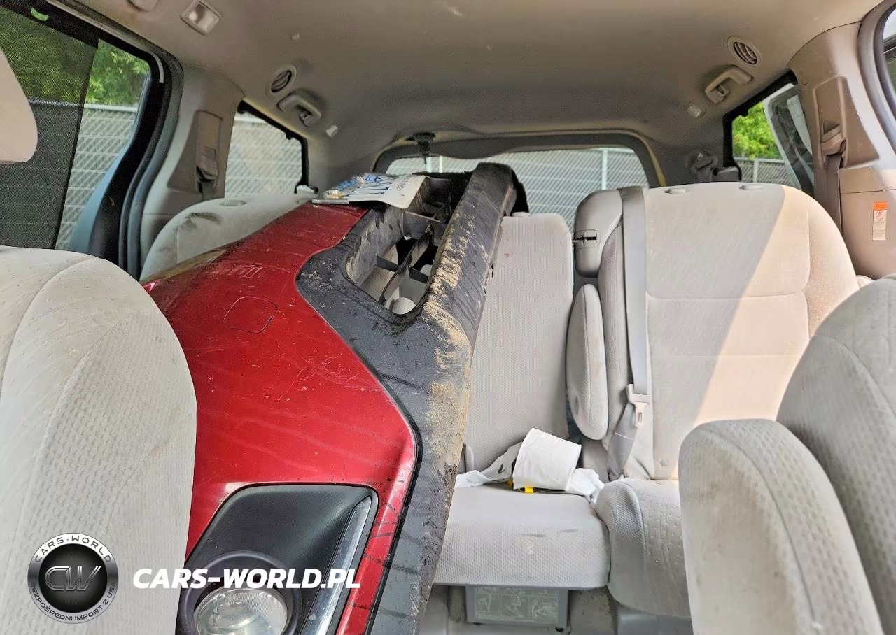 2019 Toyota Sienna Le VIN:5TDKZ3DC9KS017089 - 10