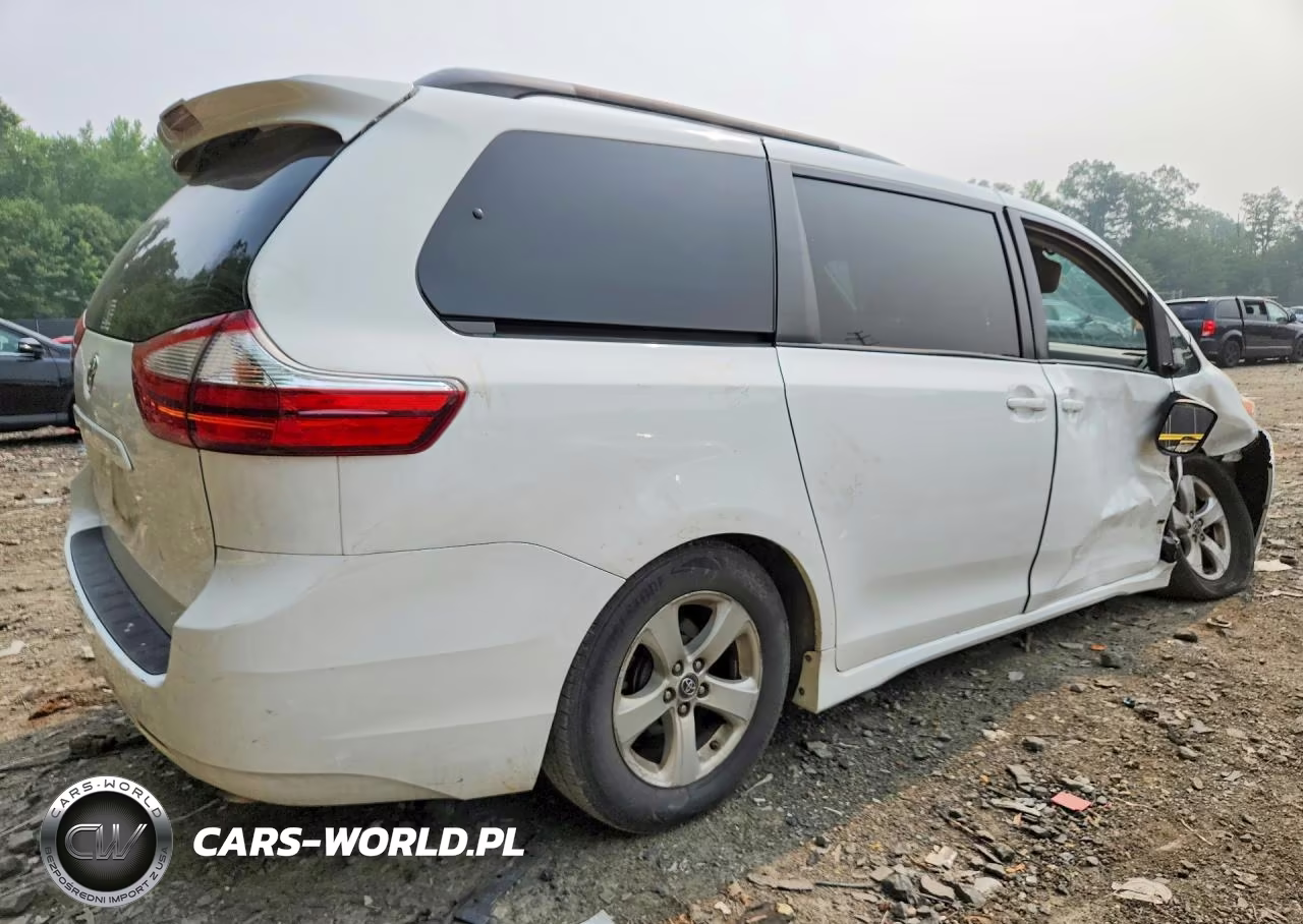 2019 Toyota Sienna Le VIN:5TDKZ3DC9KS017089 - 3