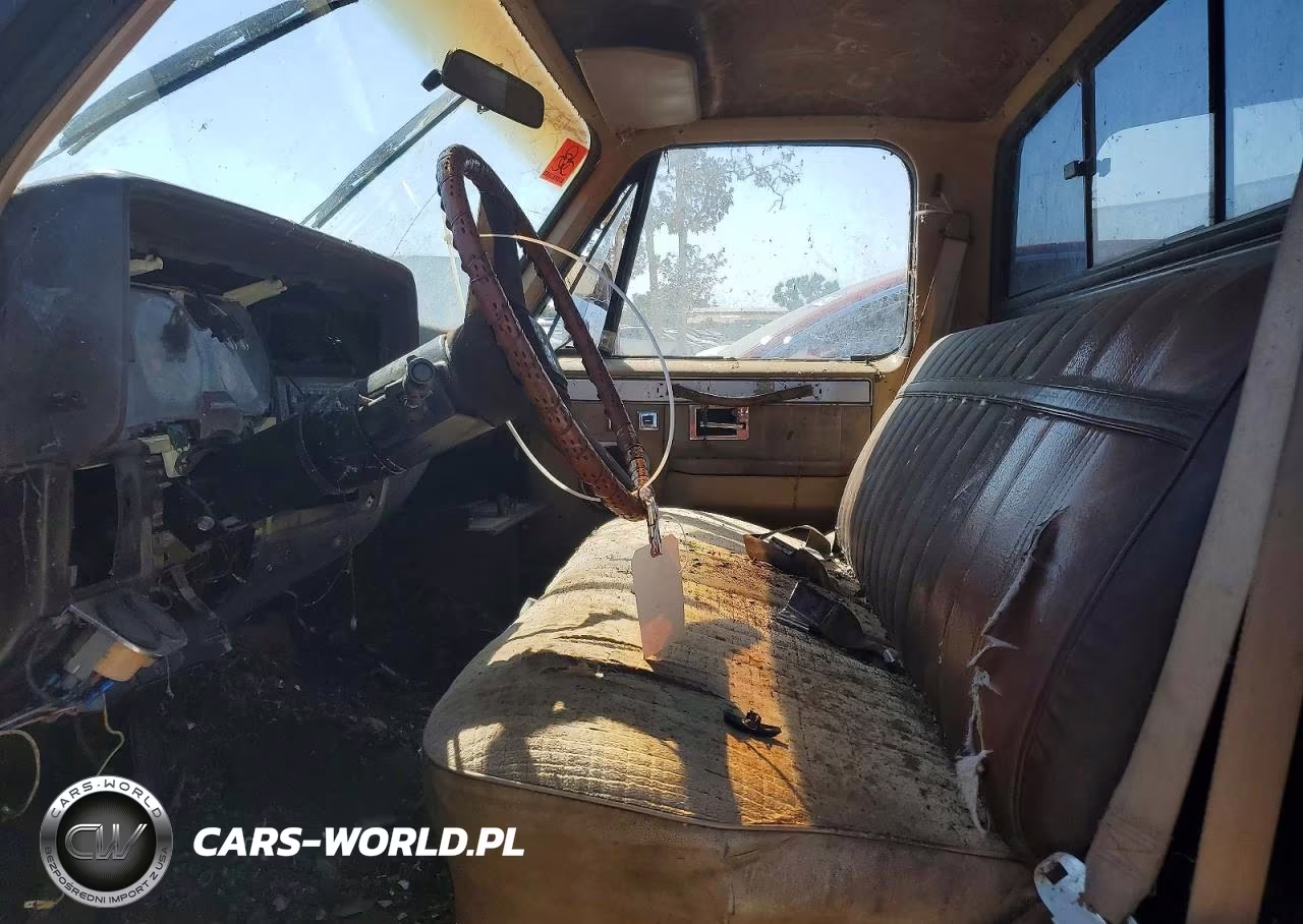 1985 GMC C2500 VIN:1GTGC24J1FJ510767 - 7