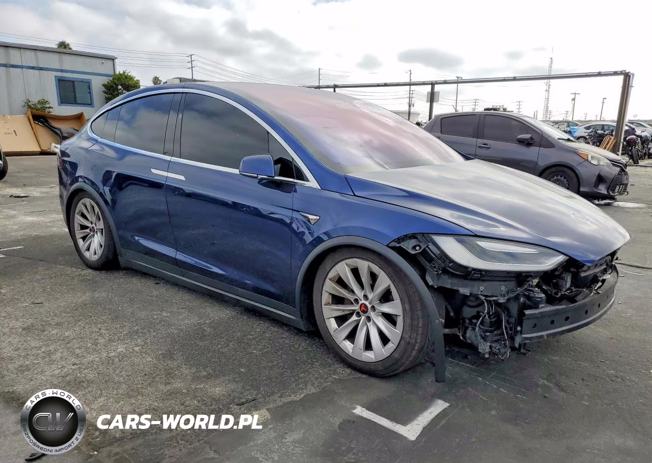 2017 Tesla Model X VIN:5YJXCDE26HF070168 - 4