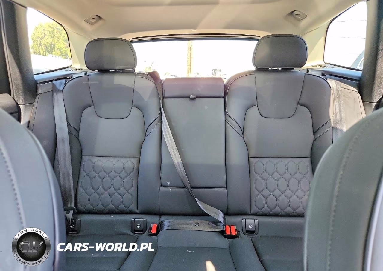 2026 Volvo Xc60 Plus VIN:YV4M12RCXT1444893 - 10