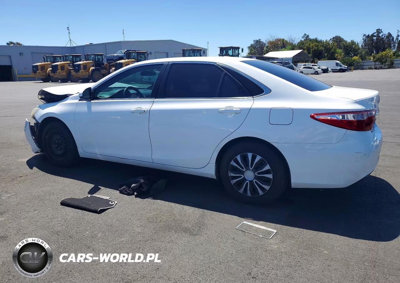 2016 Toyota Camry Le VIN:4T4BF1FK4GR523371 - 2