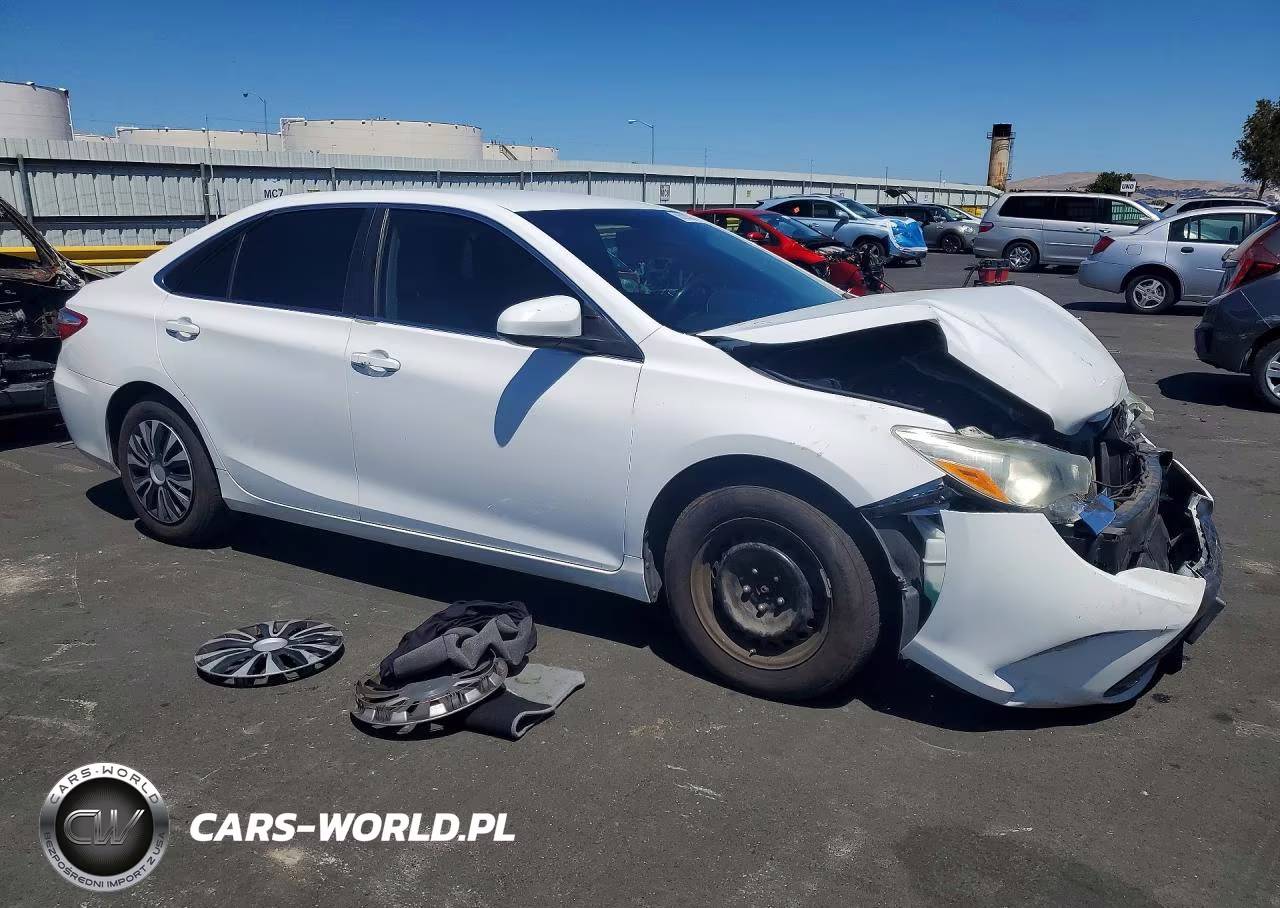 2016 Toyota Camry Le VIN:4T4BF1FK4GR523371 - 4