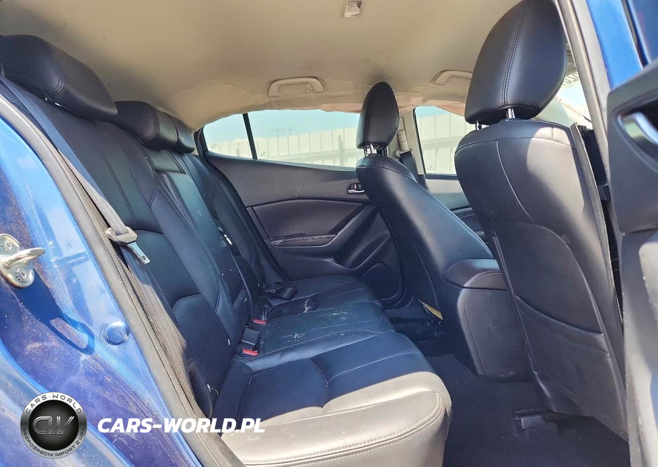 2018 Mazda 3 Touring VIN:3MZBN1L31JM198217 - 10