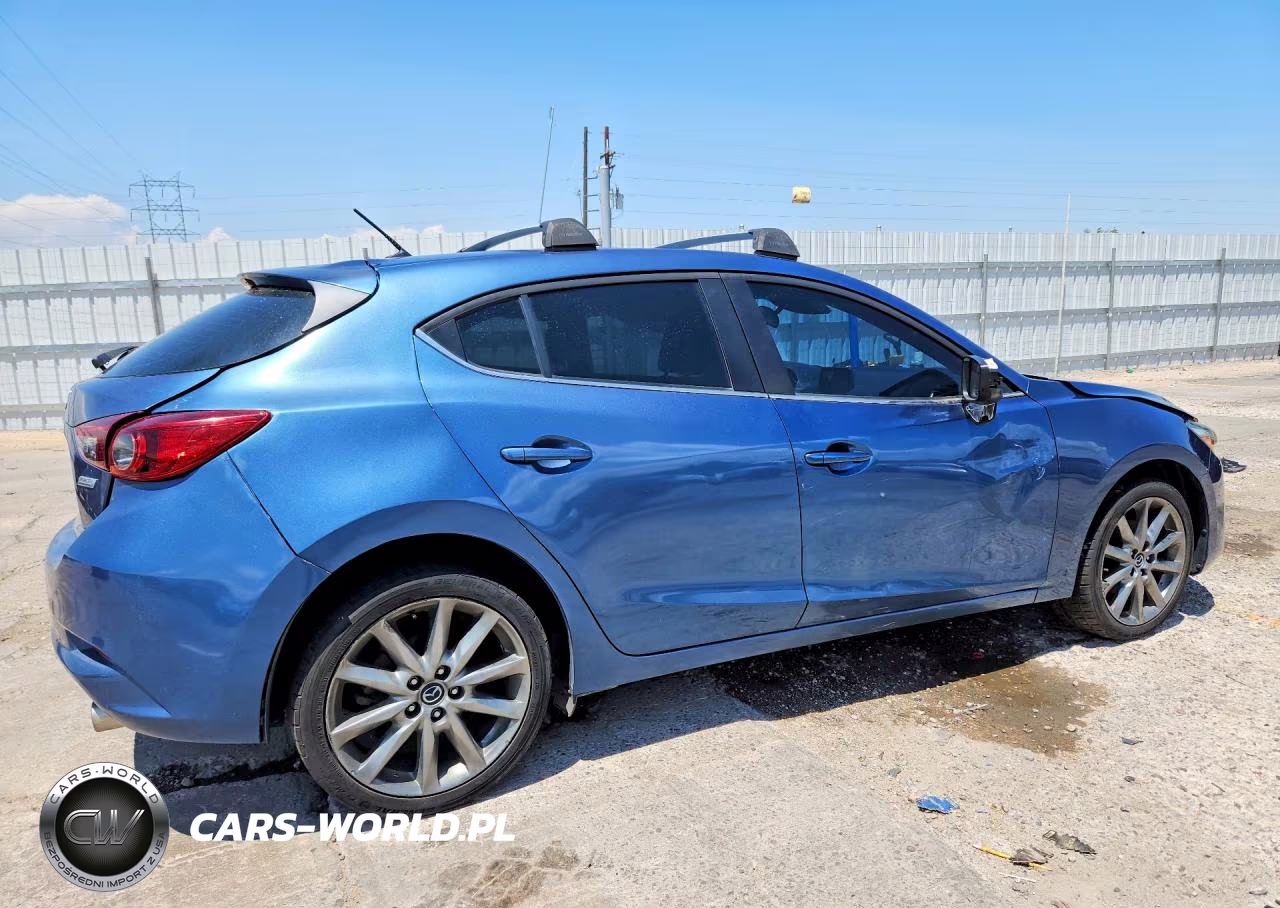 2018 Mazda 3 Touring VIN:3MZBN1L31JM198217 - 3