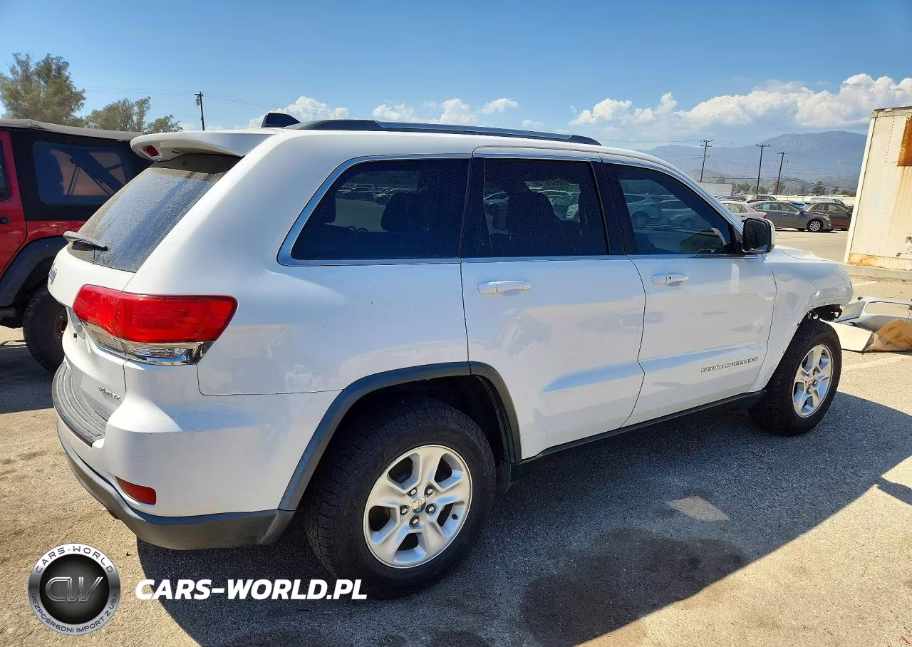 2016 Jeep Grand Cherokee Laredo VIN:1C4RJEAG2GC481052 - 3