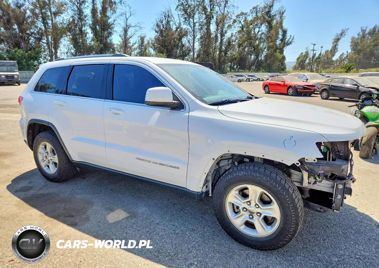 2016 Jeep Grand Cherokee Laredo VIN:1C4RJEAG2GC481052 - 4