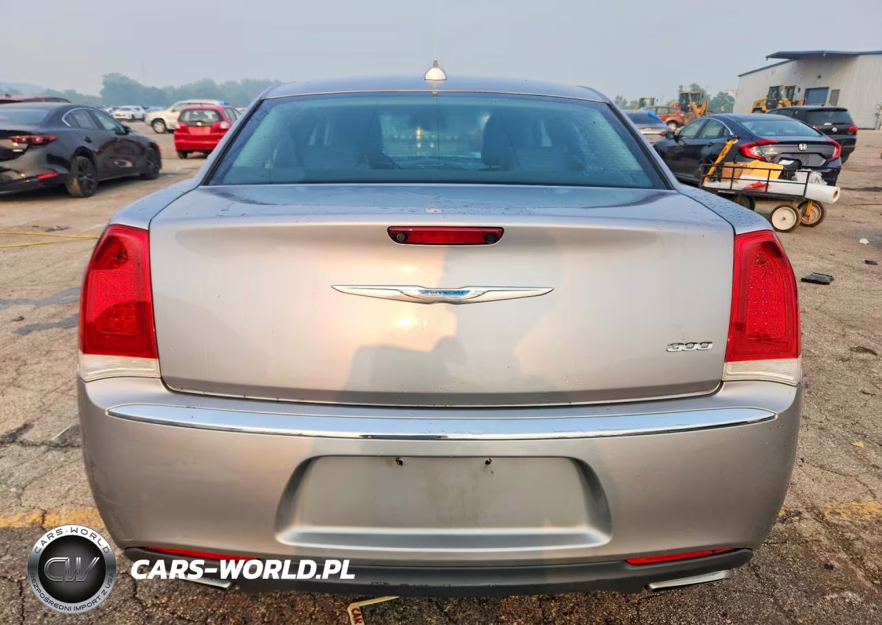 2017 Chrysler 300 Limited VIN:2C3CCAAG8HH662300 - 6