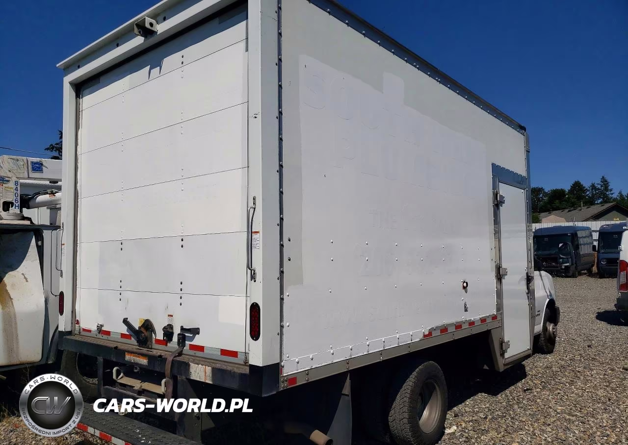 2021 Chevrolet Express Box Truck VIN:1HA6GVC76MN006823 - 3