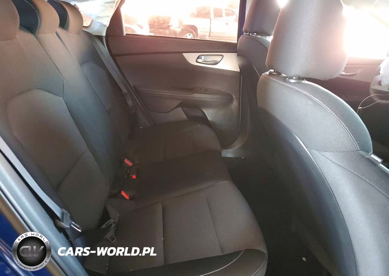 2023 Kia Forte Lxs VIN:3KPF24AD8PE675576 - 10
