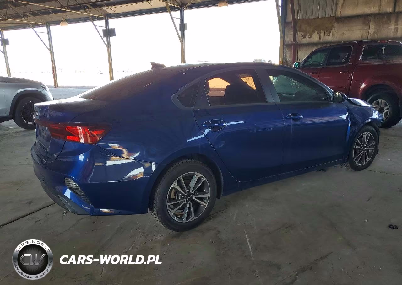 2023 Kia Forte Lxs VIN:3KPF24AD8PE675576 - 3