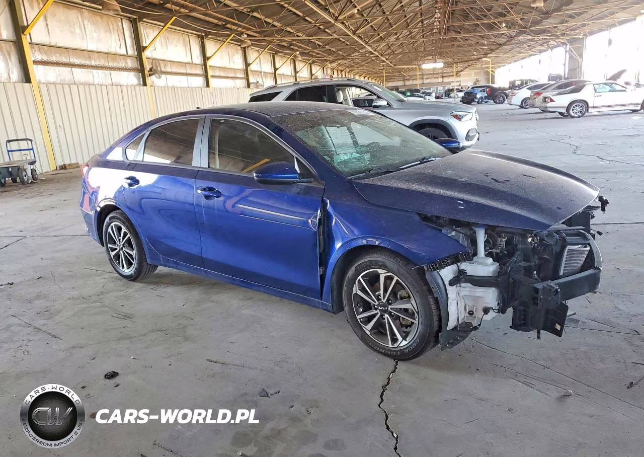2023 Kia Forte Lxs VIN:3KPF24AD8PE675576 - 4