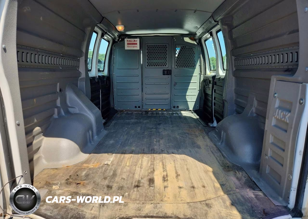 2012 Chevrolet Express G2500 VIN:1GCWGFCA5C1111400 - 10
