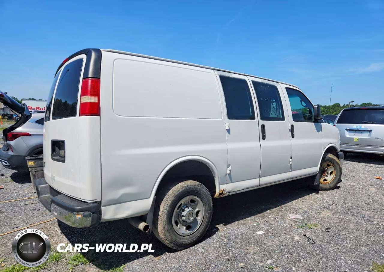 2012 Chevrolet Express G2500 VIN:1GCWGFCA5C1111400 - 3