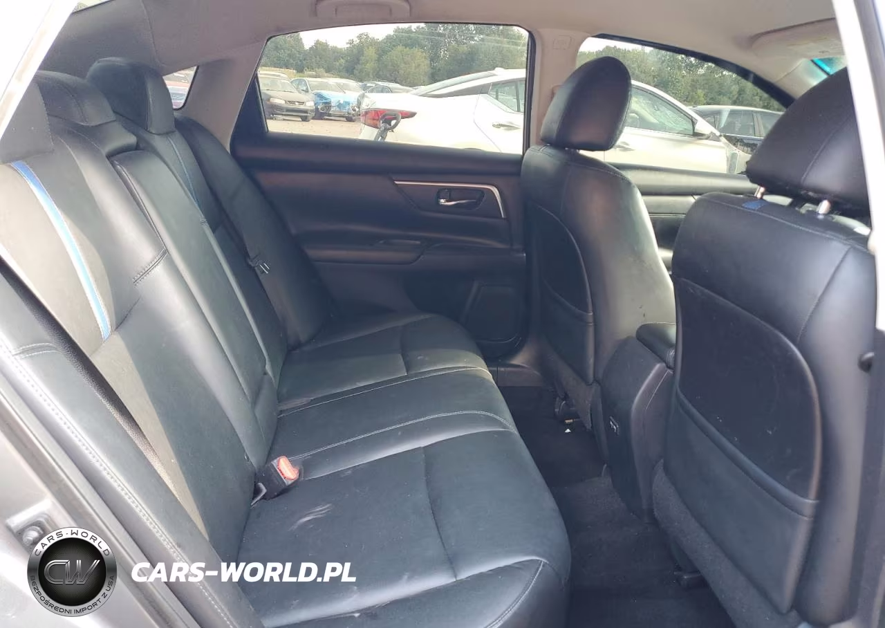 2018 Nissan Altima 2.5 VIN:1N4AL3AP6JC261972 - 10