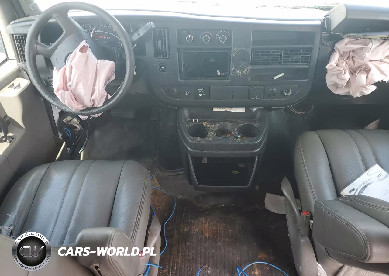 2017 Chevrolet Express G2500 VIN:1GCWGAFF1H1308209 - 8