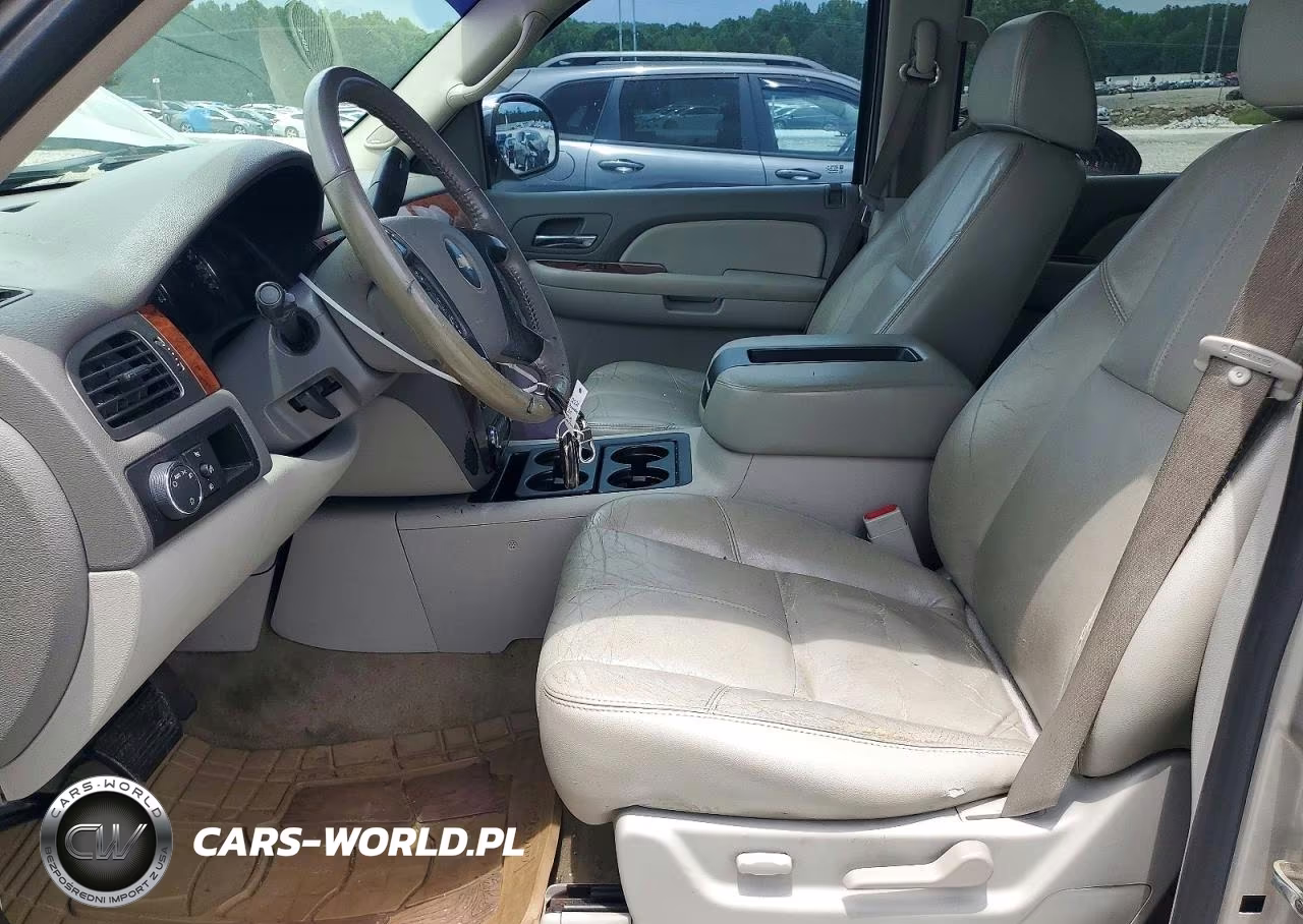 2007 Chevrolet Suburban C1500 VIN:1GNFC16J47J355207 - 7