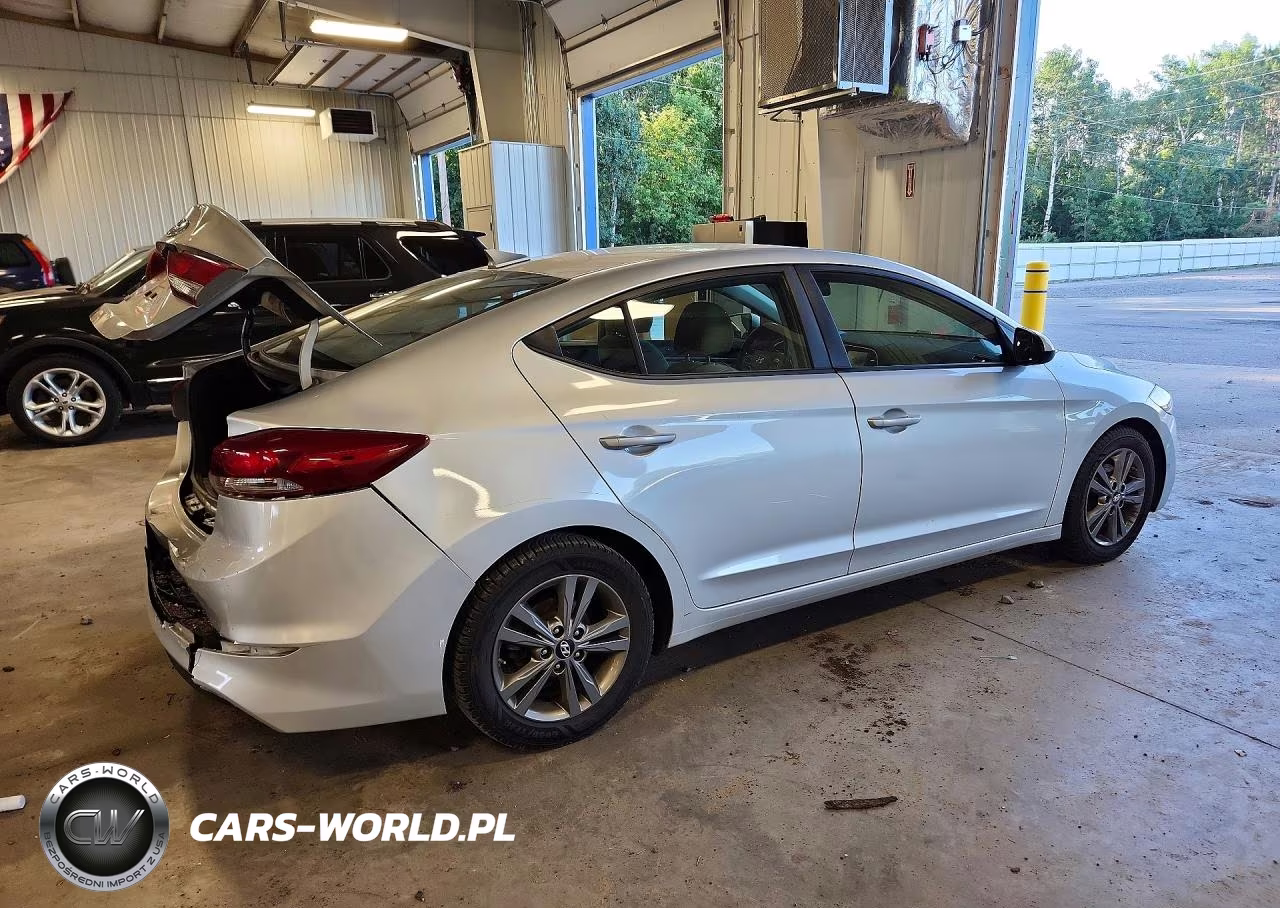 2018 Hyundai Elantra Sel VIN:5NPD84LF5JH324714 - 3