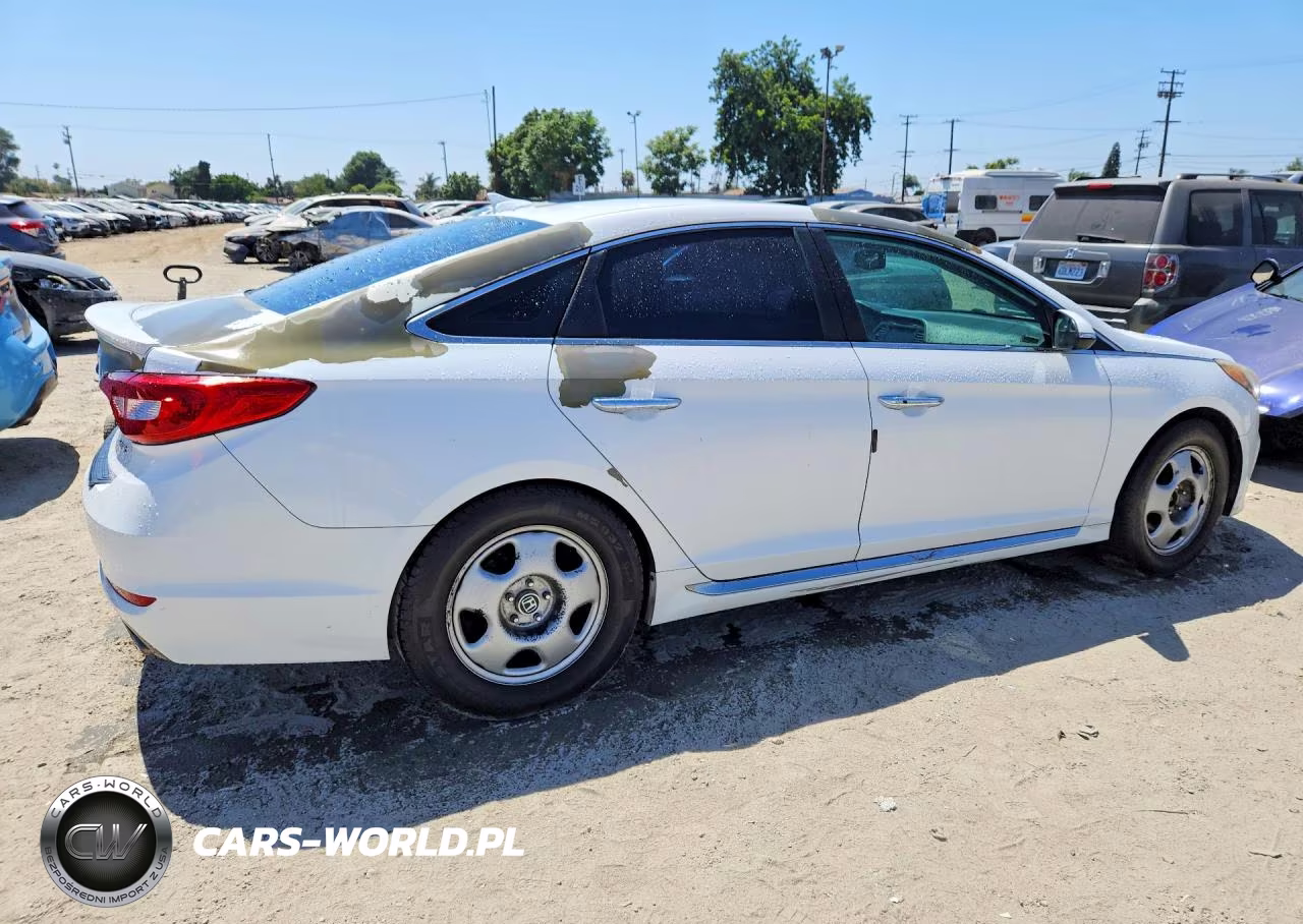 2015 Hyundai Sonata Sport VIN:5NPE34AF6FH131288 - 3