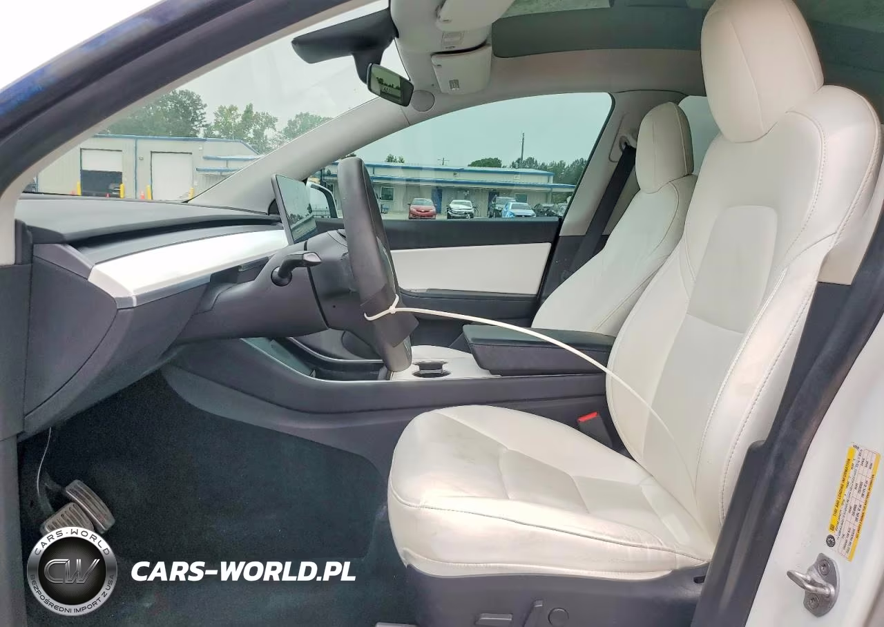 2020 Tesla Model Y VIN:5YJYGDEE0LF042698 - 7