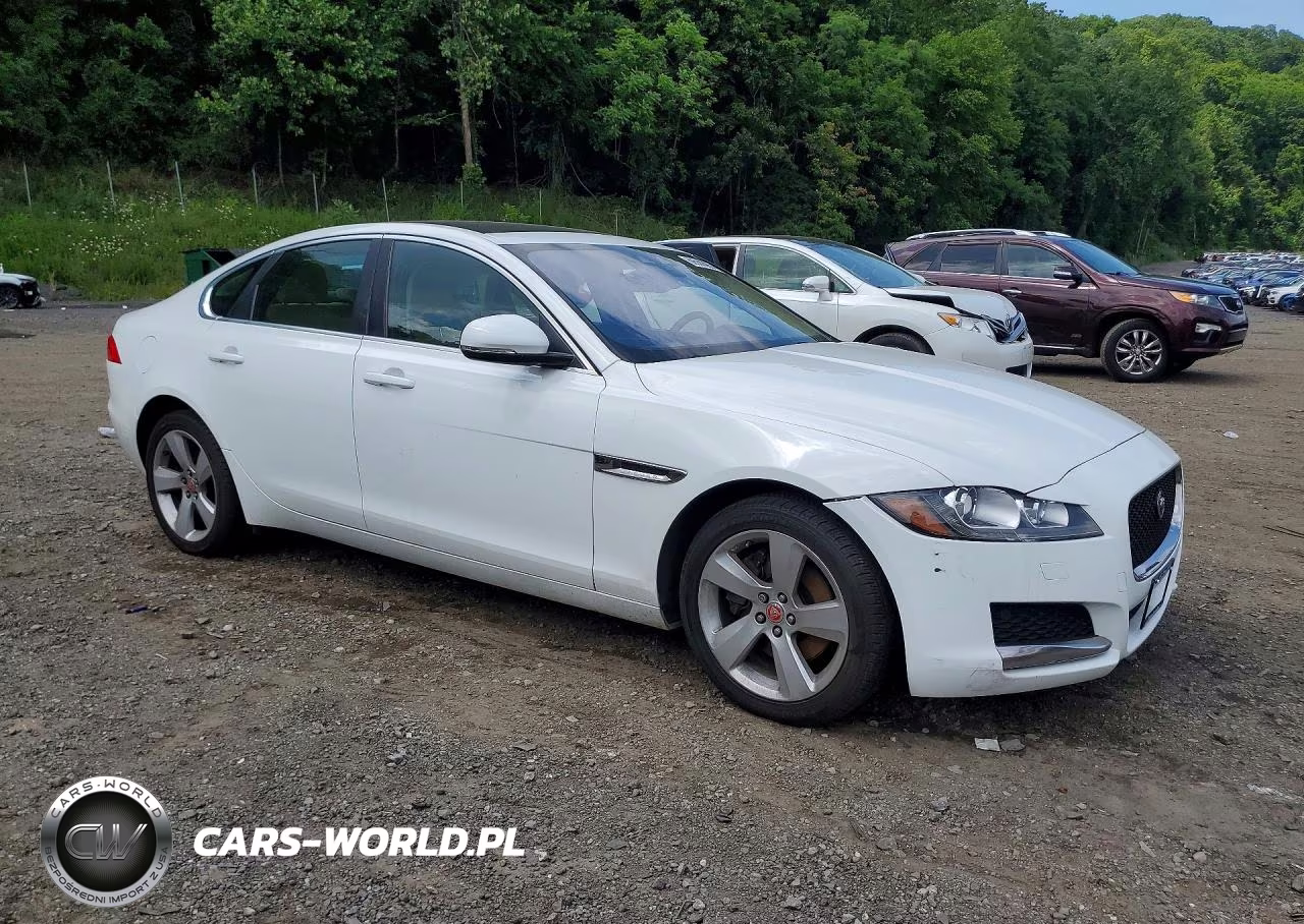 2017 Jaguar Xf VIN:SAJBR4BN2HCY42624 - 4