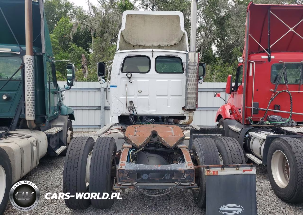 2007 Sterling Truck L 8500 - Semi Truck VIN:2FWBAWDJ47AX80353 - 6