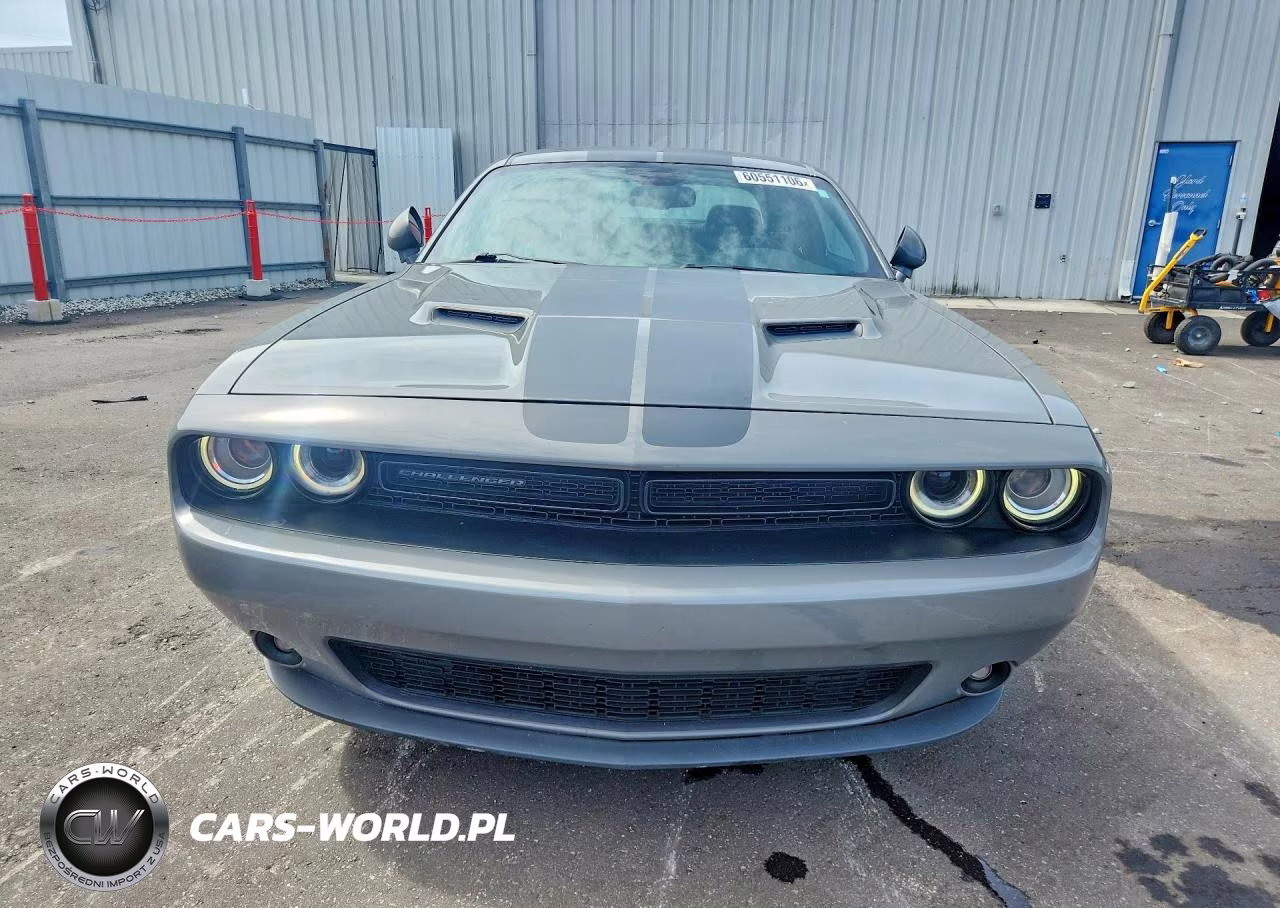 2017 Dodge Challenger Sxt VIN:2C3CDZAG0HH513956 - 5