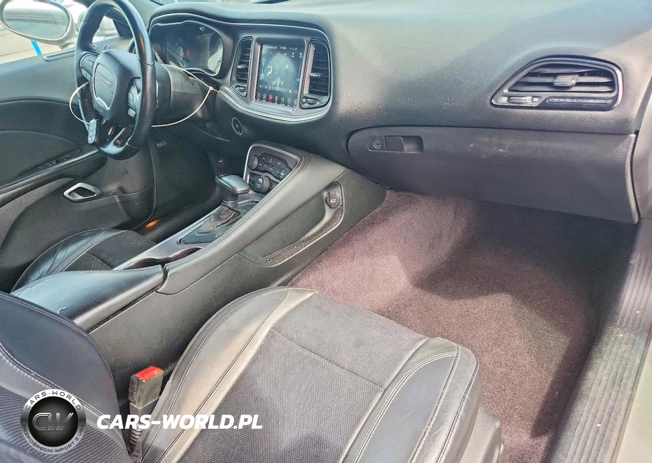 2017 Dodge Challenger Sxt VIN:2C3CDZAG0HH513956 - 8