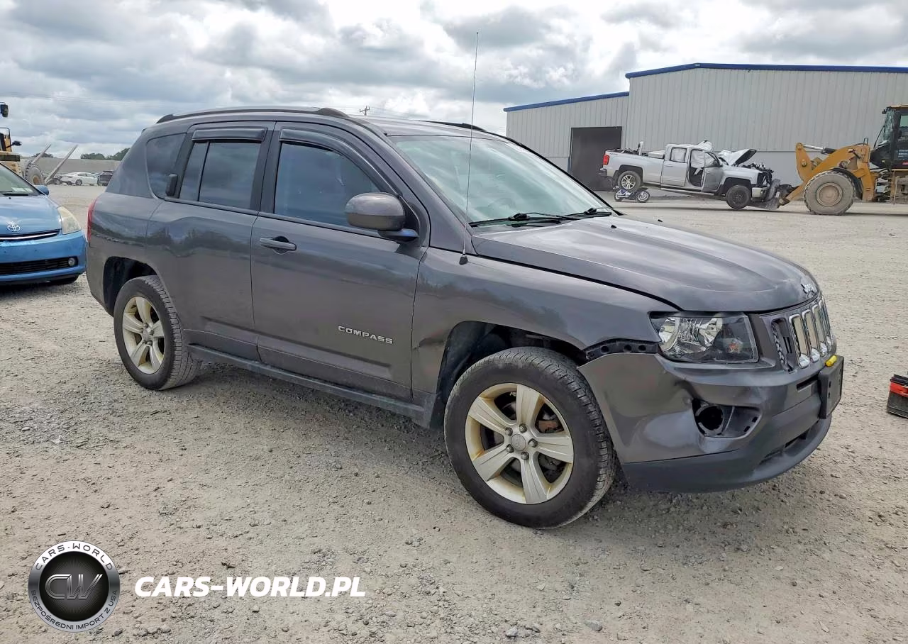 2015 Jeep Compass Latitude VIN:1C4NJDEB5FD284103 - 4