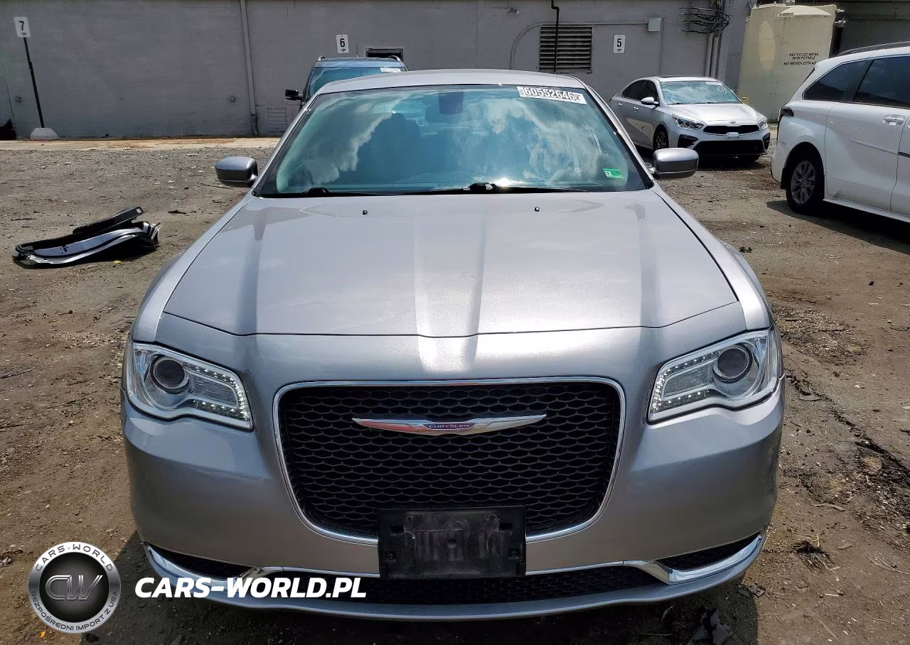 2015 Chrysler 300 Limited VIN:2C3CCAAG5FH785873 - 5