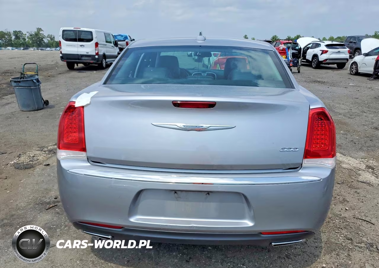 2015 Chrysler 300 Limited VIN:2C3CCAAG5FH785873 - 6