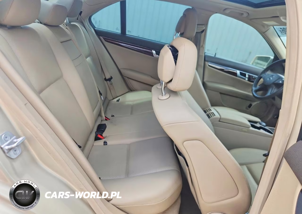 2011 Mercedes-Benz C VIN:WDDGF8BB7BR145650 - 10