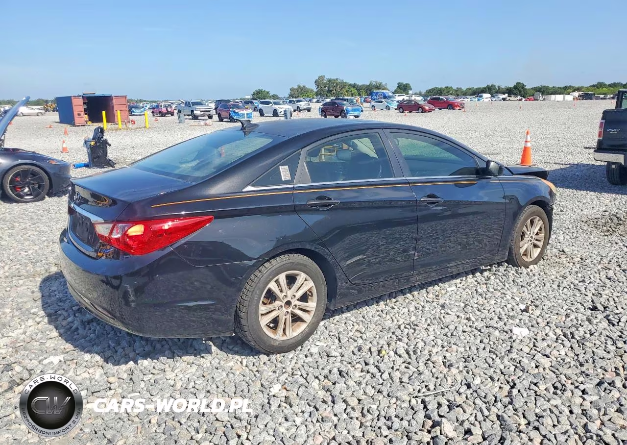 2011 Hyundai Sonata Gls VIN:5NPEB4AC3BH100079 - 3