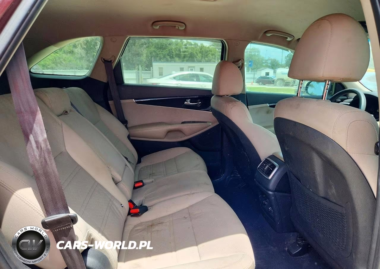 2020 Kia Sorento Lx VIN:5XYPG4A31LG624799 - 10