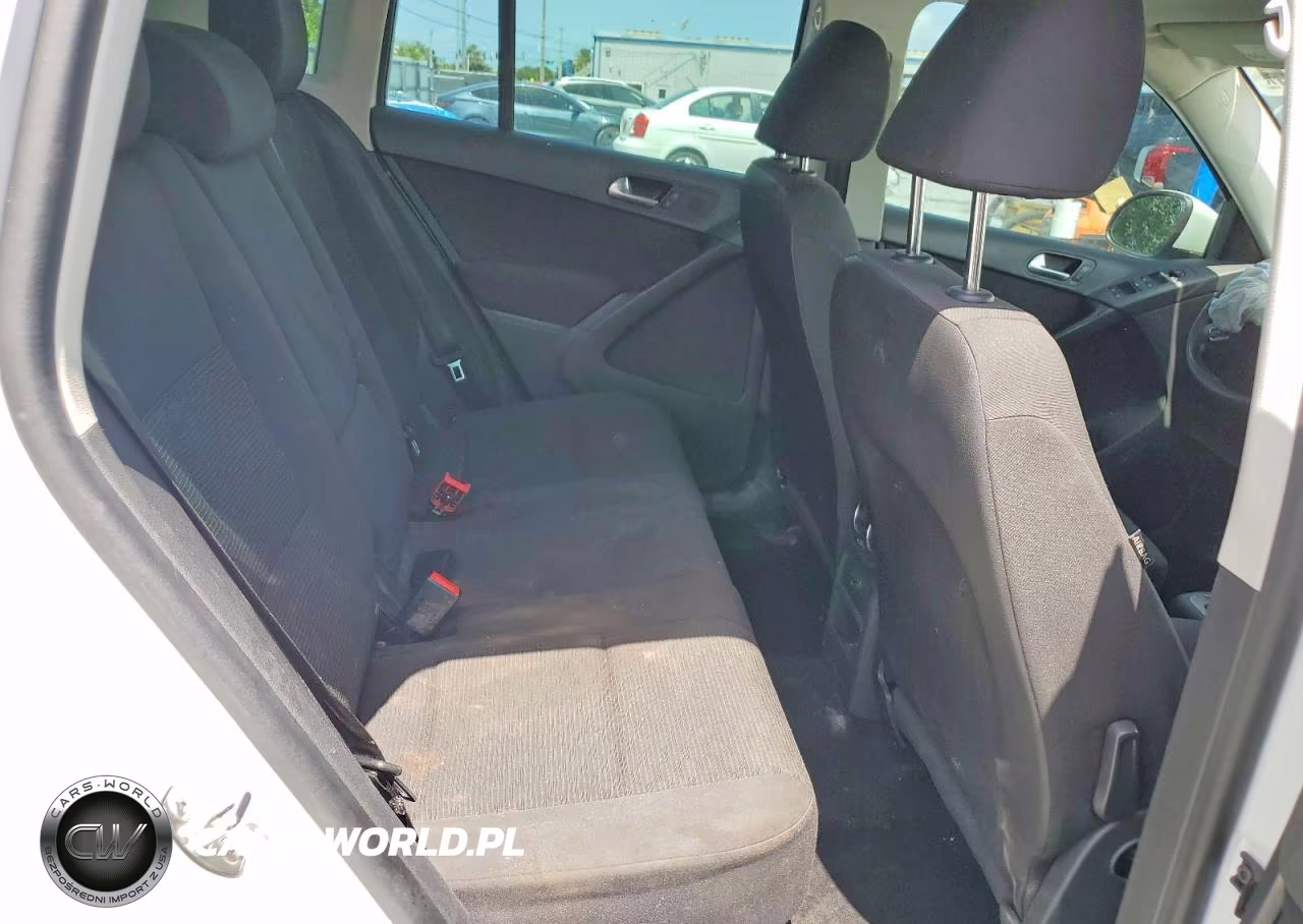 2017 Volkswagen Tiguan S VIN:WVGAV7AX6HK042498 - 11